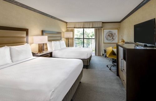 Asheville Hotel | Crowne Plaza Resort Asheville by IHG