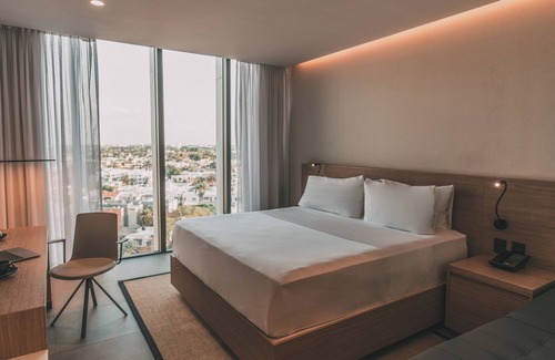 Colonia Campestre Hotel | Crowne Plaza Suites Merida by IHG