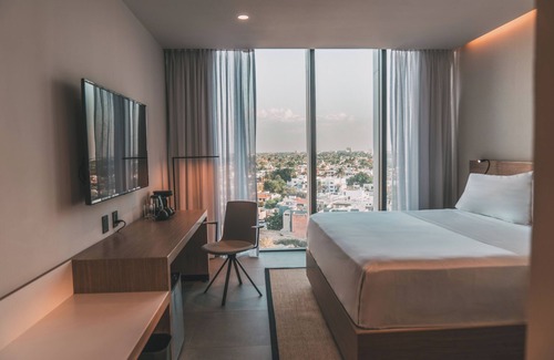 Colonia Campestre Hotel | Crowne Plaza Suites Merida by IHG