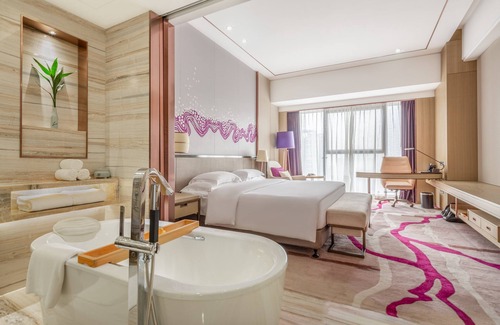 Cuiping District Hotel | Crowne Plaza Yibin by IHG