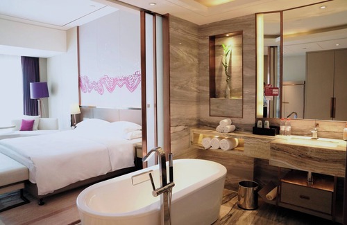 Cuiping District Hotel | Crowne Plaza Yibin by IHG