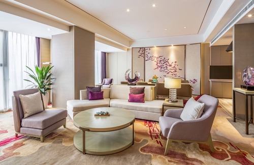 Cuiping District Hotel | Crowne Plaza Yibin by IHG