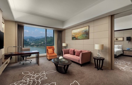 Yichang Hotel | Crowne Plaza Yichang by IHG