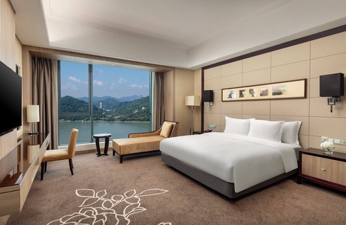 Yichang Hotel | Crowne Plaza Yichang by IHG