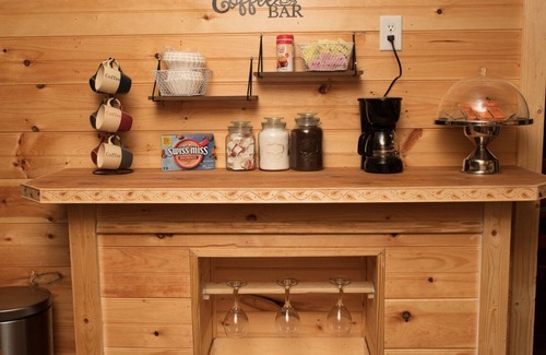Paducah Cabin | Crowns' Cabin at Ramp 11 Retreat by Concord Sun