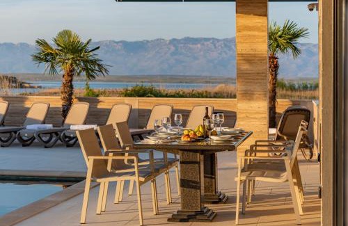 Privlaka Villa | CROWONDER Villa Travera 1 with Heated Swimming Pool - CROWONDER LUXURY RENT