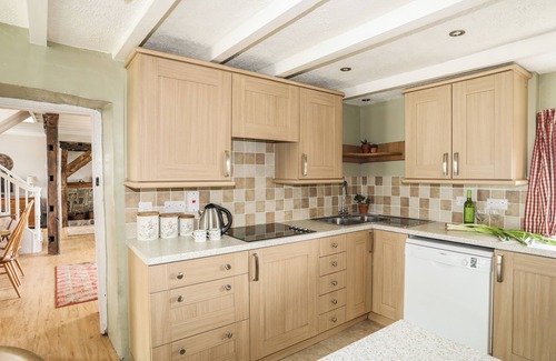 Bwlchtocyn Cottage | CROWRACH COTTAGE, family friendly, with open fire in Abersoch