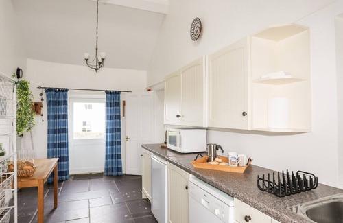 Bwlchtocyn Cottage | CROWRACH UCHAF BARN, family friendly, with open fire in Abersoch