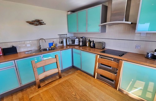 St. Mawes Cottage | Crows Nest - sleeps 4 guests in 2 bedrooms