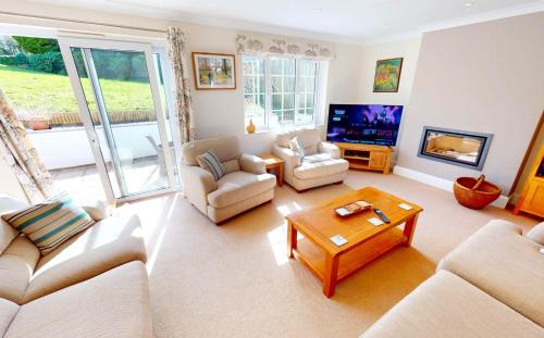 Croyde House | CROYDE MEADOWBANK 4 Bedrooms