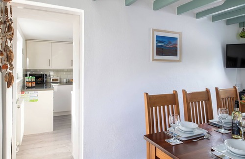 Llanfairfechan Cottage | CRUD Y MOR, pet friendly, country holiday cottage in Llanfairfechan