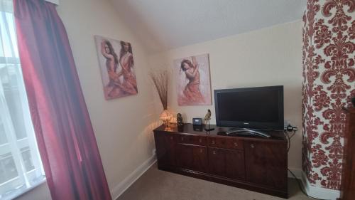 South Cliff Apartment | Cruden Villa - Second Floor Apartment