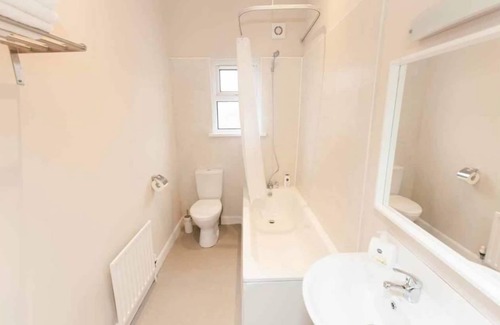 Belfast House | Crumlin Road Guesthouse