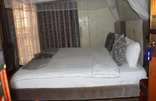 Kampala Hotel | Crux hotel