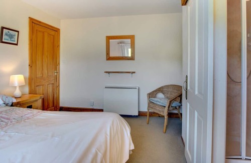 Mawr House | Crwcca Farm Cottage in the beautiful Swansea