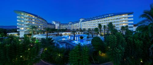 Cenger Resort | Crystal Admiral Resort Suites & Spa - Ultimate All Inclusive