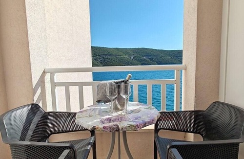 Neum Apartment | Crystal Bay Studio – Sea View & Direct Beach Access