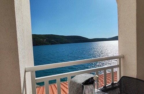 Neum Apartment | Crystal Bay Studio – Sea View & Direct Beach Access