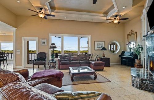 Crystal Beach House | Crystal Beach Villa home