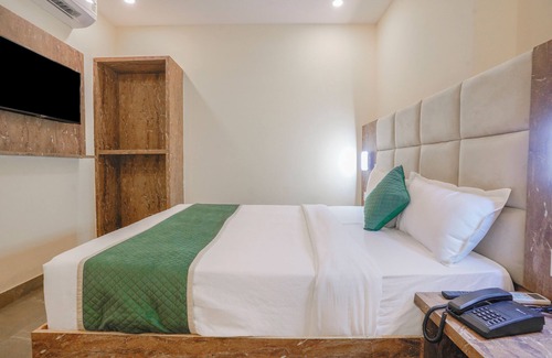 Mulund West Hotel | Crystal By Glitz Hotels
