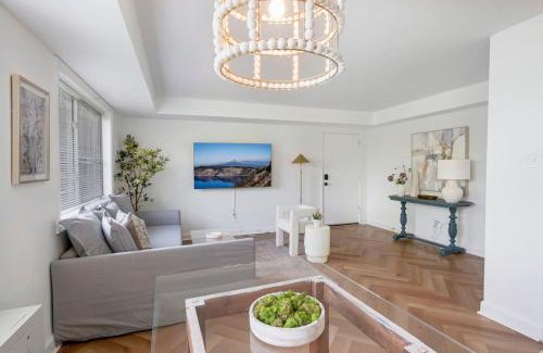 Aurora Highlands House | Crystal City Boutique Flats Free Parking 101