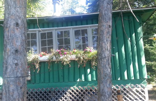 Mountain Cabin | Crystal Clear Maiden Lake Beach Front Cabin