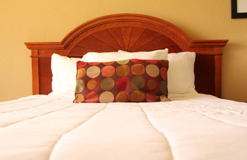 Palatka Hotel | Crystal Cove Hotel