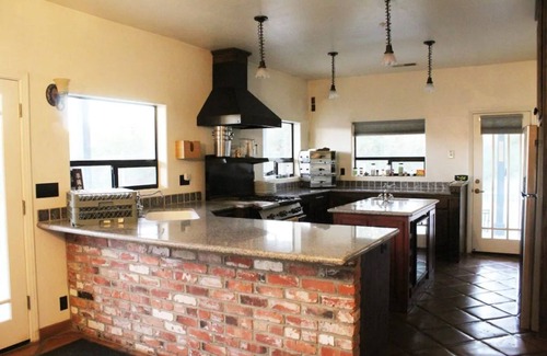 Ramona House | Crystal Hill Vineyard with Panoramic Views