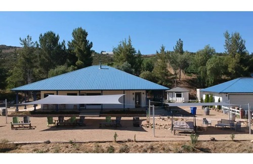 Ramona House | Crystal Hill Vineyard with Panoramic Views