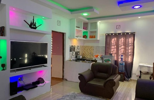 Kenya House | Crystal Homes. Classy, Secure & private with wifi, netflix & swimmingpool