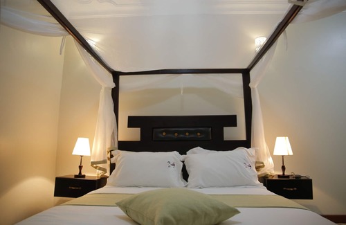 Entebbe Hotel | Crystal Hotel Apartments Entebbe