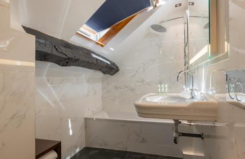 Saint-Germain-des-Pres Hotel | Crystal Hotel