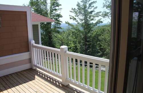 Thompsonville Condo | Crystal Mountain Resort - Beautiful Mountain Top Condo in Thompsonville, MI