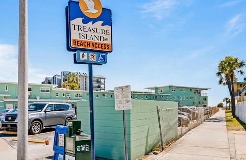 Treasure Island Hotel | Crystal Palms 307