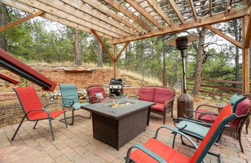 Florissant House | Crystal Retreat Cabin - Hot Tub BBQ Eco Escape