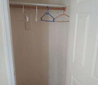 Newark House | Crystal Room 1 Guest House near 12mins to EWR airport/Prudential/NJIT/Penn station