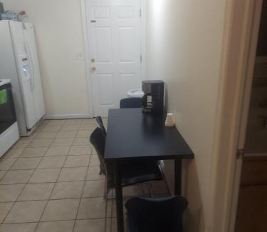 Newark House | Crystal Room 1 Guest House near 12mins to EWR airport/Prudential/NJIT/Penn station