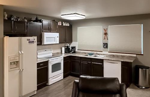 Sandpoint Apartment | Crystal Runaway