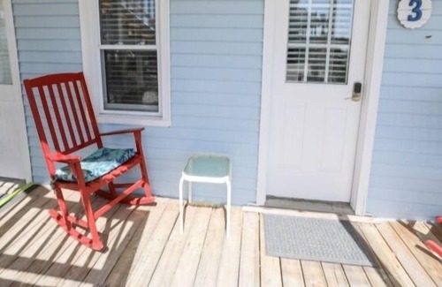 Kure Beach House | Crystal Shores Unit 3 - Irresistible Charming Beach Retreat Villa by Redawning