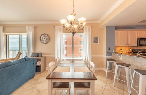 Gulf Shores Condo | Crystal Shores West Condos by Hosteeva