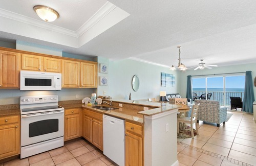 Gulf Shores Condo | Crystal Shores West Condos by Hosteeva