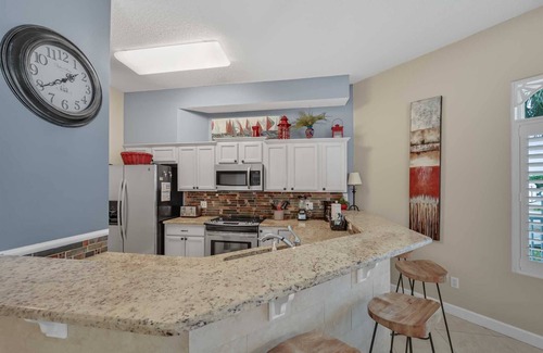 Avalon Beach Estates Condo | Crystal View 103 Ground Floor, 3/3 Beach Service