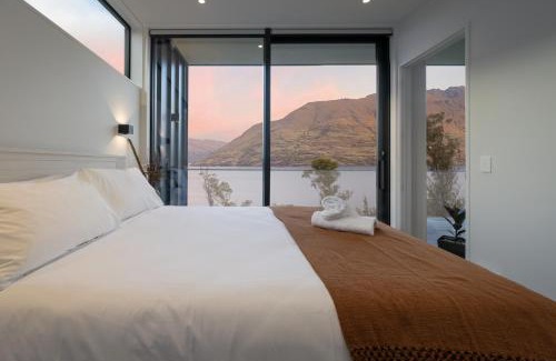 Fernhill Villa | Crystal Waters