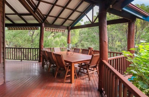 Marybrook House | Crystal Waters- WIFI and Linen included