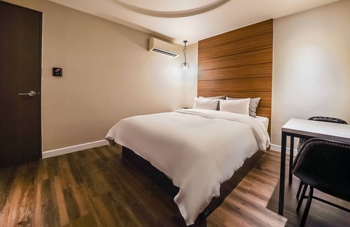 Nokbeon-dong Hotel | CS Hotel