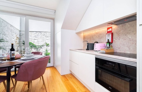 Alfama Apartment | CSA18 Premium Design Apartment