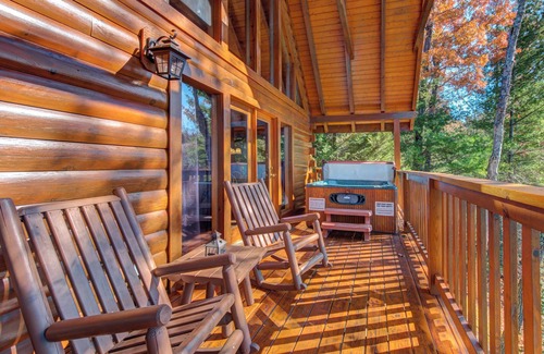 Black Bear Falls Cabin | Cub's Corner