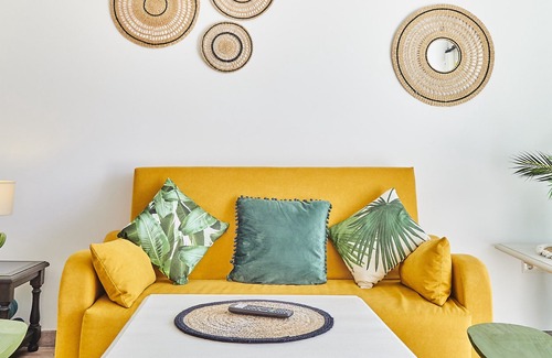Calahonda Apartment | Cubo's Algaida Arena y Sal / beachfront / free WIFI
