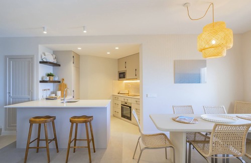 Cabopino Apartment | Cubo's Atico Cabopino Port & Parking/close to beach/free wifi/community pool