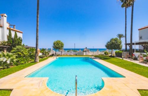 Marina de Casares House | Cubo's Beachfront Marina de Casares House
